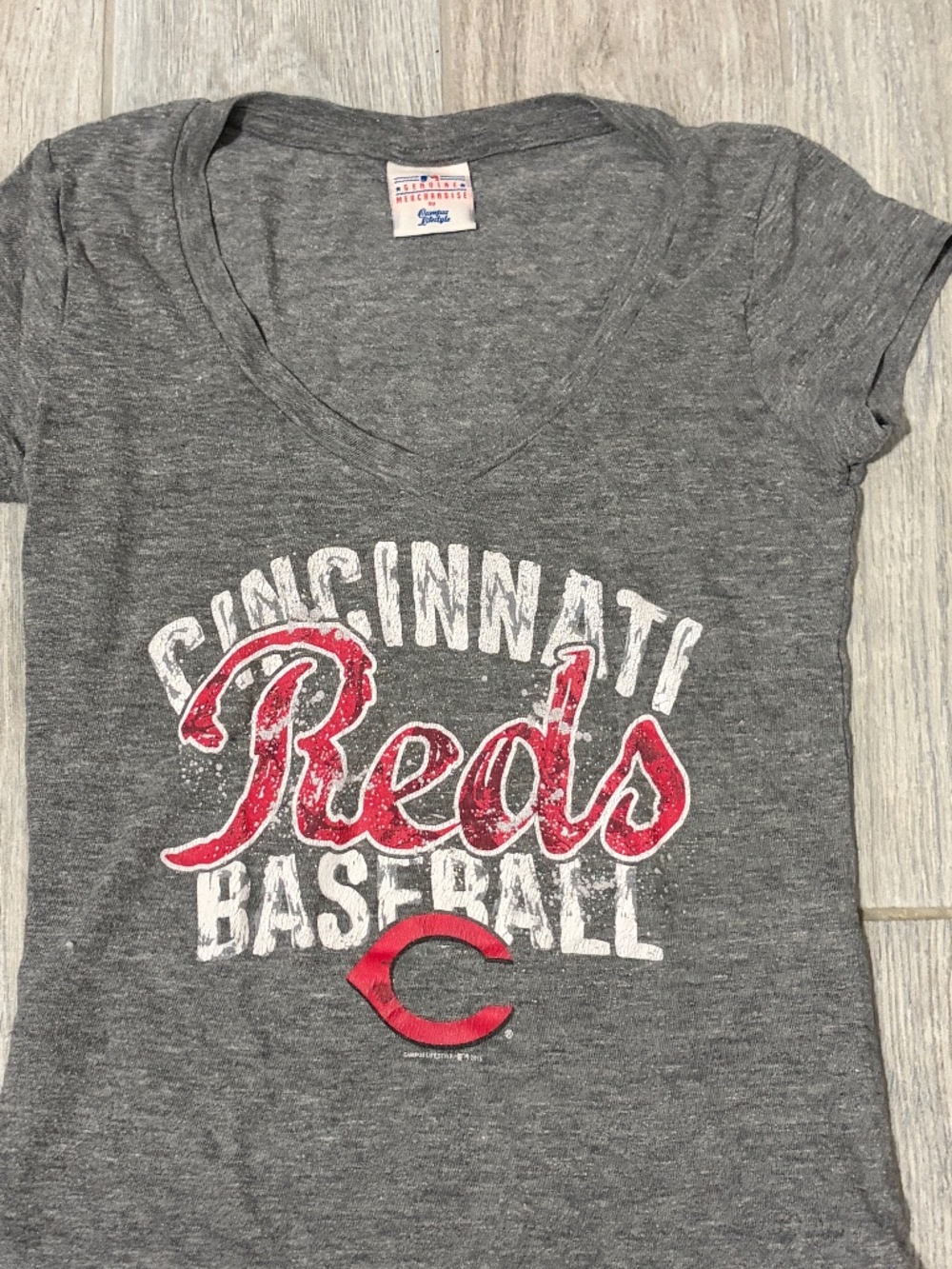 Women's Cincinnati Reds Gray V-Neck Distressed Style T-Shirt-SMALL